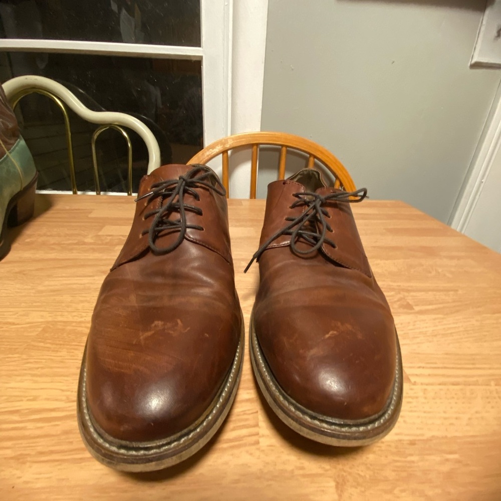 Classic Brown Leather Derby Shoes - Timeless Lace-Up